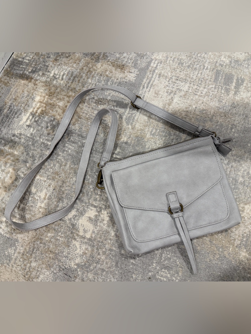 Bueno Light Gray Crossbody Purse, Like New